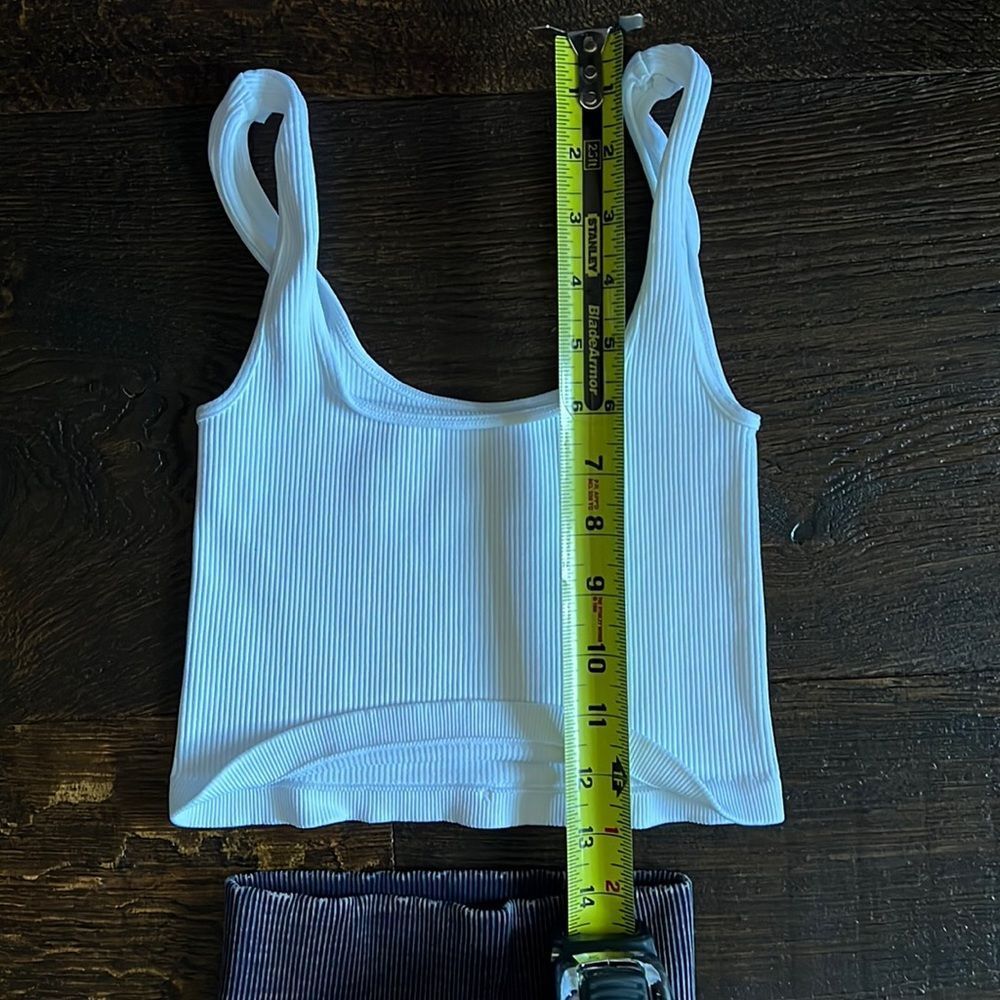FP Movement Happiness Runs Ultra High-Rise 7/8 Leggings & Square Neck Crop - Picture 3 of 9